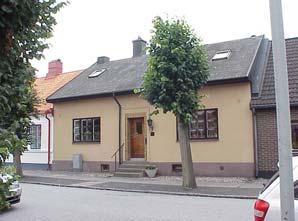 fastighet: HAAK NORRA 3, hus A. adress: Engelbrektsgatan 22. ålder: 1886. Ombyggt 1975, 1978. arkitekt / byggm: Uno Paulsson (1975).