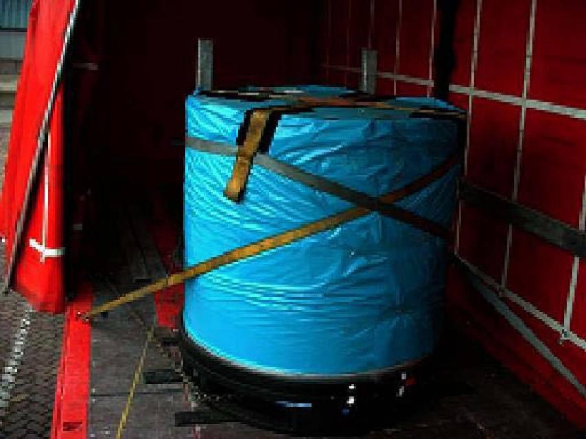 B. Pomožni trak Dodatek k na inu varovanja tuljav z odprtino navpi no (ETTS). Dovoljena je uporaba pomožnega traku, da prepre imo zdrs tekstilnih trakov.