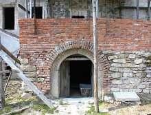 Ansamblul conacului Roset-Bals, sat Pribesti, comuna Codaesti Ansamblul este este alcatuit din casa Roset-Bals, biserica de curte, casa administrativa si cladiri anexe (hambar) si dateaza din sec.