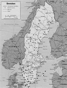 Om skriften är standardiserad, så gäller detta verkligen inte för talet. Inte ens det vi brukar tala om som rikssvenska (eller standardsvenska) är befriat från en ganska avsevärd variation.