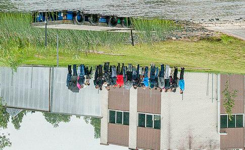 Det första stoppet gjordes nära järnvägen där deltagarna kunde blicka ut över lågpunkter i landskapet.