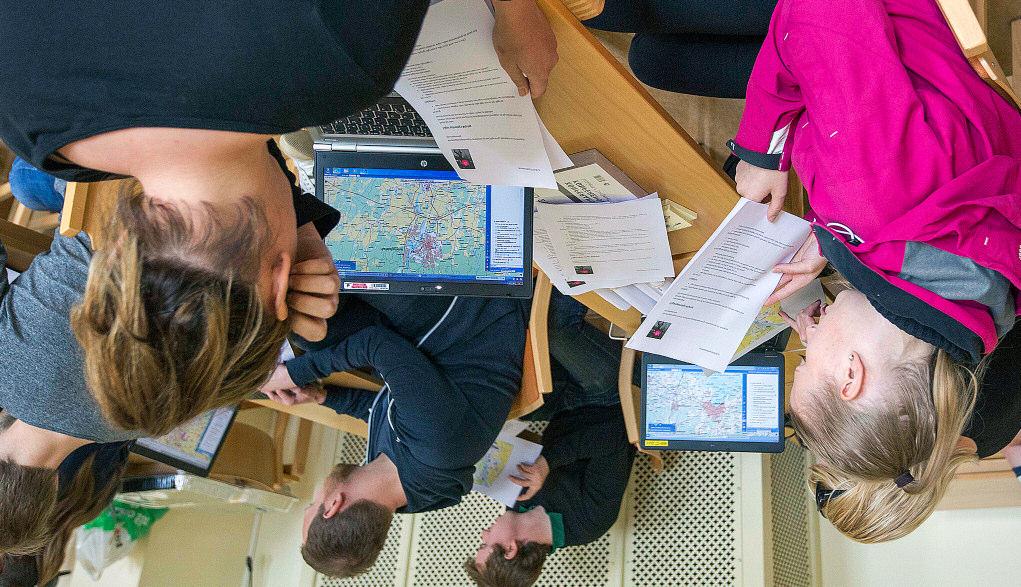 Kenneth Johansson räddningschef, Skinnskattebergs kommun WebbGIS. Under den workshop som hölls i slutet av seminariet kunde deltagarna testa att lösa uppgifter med hjälp av ett GIS-verktyg.