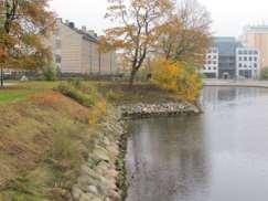 Svenskarna fortsatte bygga ut befästningarna runt staden för att stärka stadens försvar. Bastioner är den spetsiga del av fästningsvallen som sticker ut.