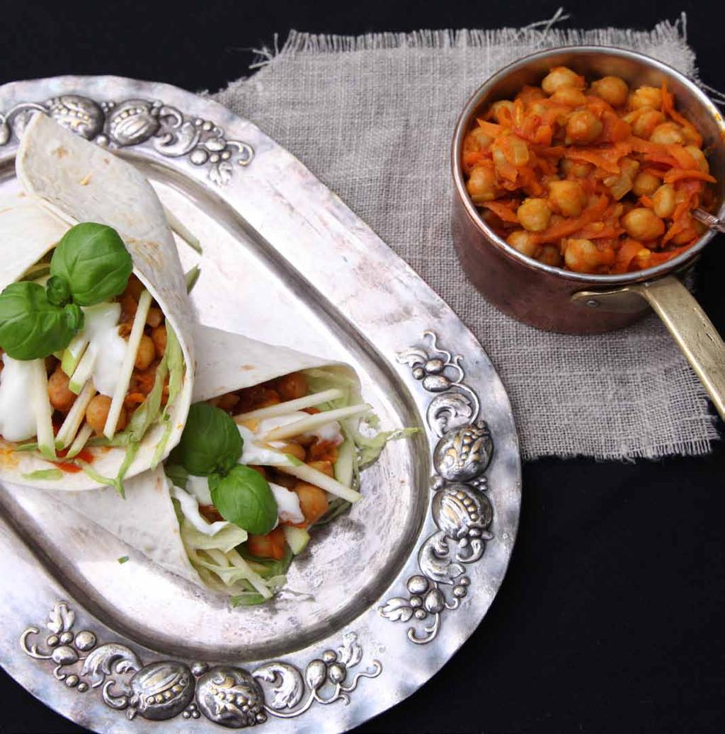 CHICKPEA CURRYWRAP RECEPT 5 Ca 30 min Chickpea wrap 2 msk olivolja* ½ gul lök 1 stor vitlöksklyfta 1 tsk curry* 1 tsk spiskummin* 2 krm cayennepeppar* 1 tsk paprikapulver* 1 rågad tsk salt* 2 förp