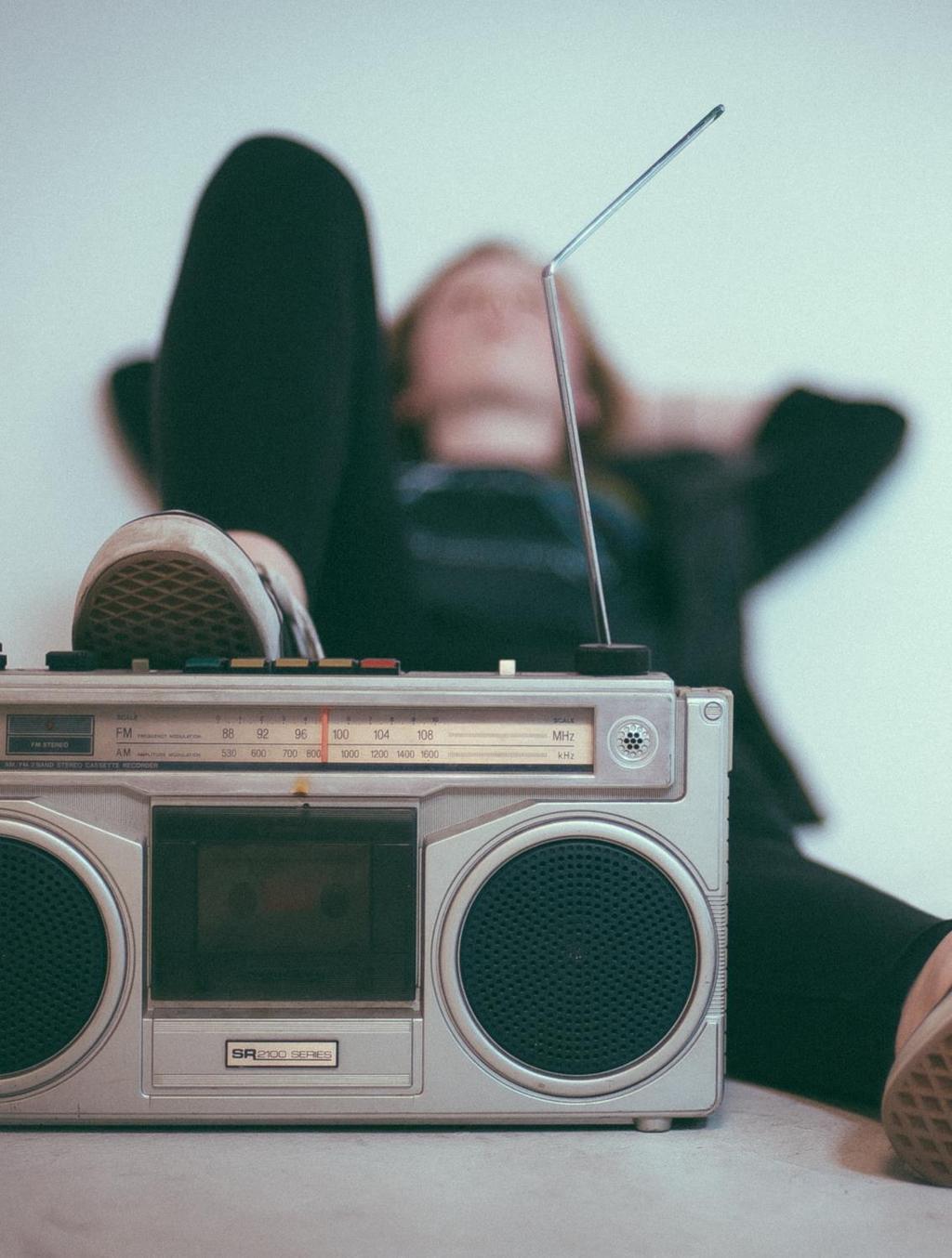 DEFINITION AUDIO Digitalt ljud kategoriseras ofta som musiktja nster, radio eller podcasts men skillnaderna blir allt mindre.