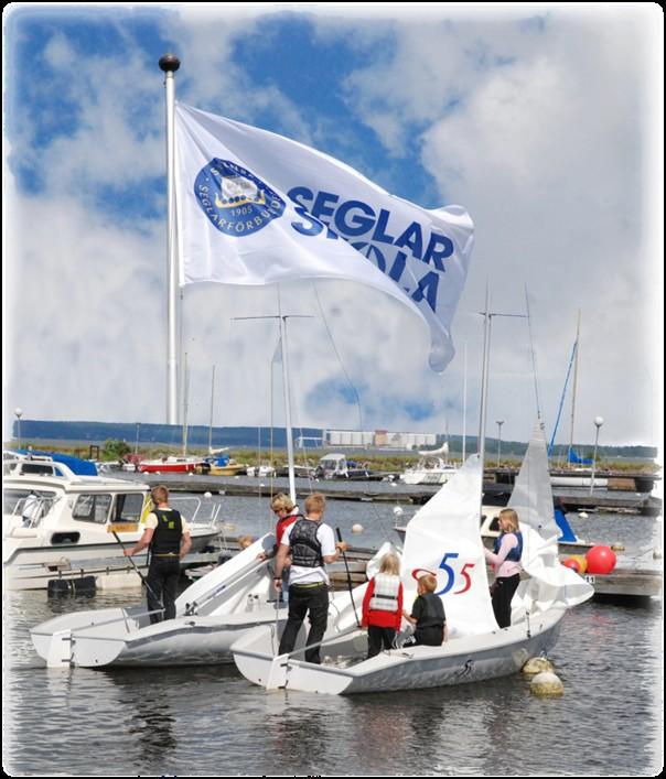 Juniorsektionen Seglarskolan är certifierad av Svenska Seglarförbundet. Vi har även seglingskurser för fler än juniorerna.