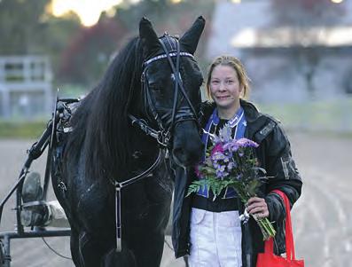 Cali Blixten skaffade sig ett säkert grepp sista biten till ägarna Signe och Hedvig Håkanssons stora glädje. Segertid 36,0/2140 meter och 15.000 kronor.