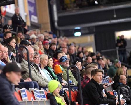 Ungdomssponsor Exponering på ungdomslagens matchställ och i Östersund Arena vid cuper. Säsongskort Egen sittplats märkt med er logotyp. VIP-Kort Egen plats på restauranghyllan inkl.