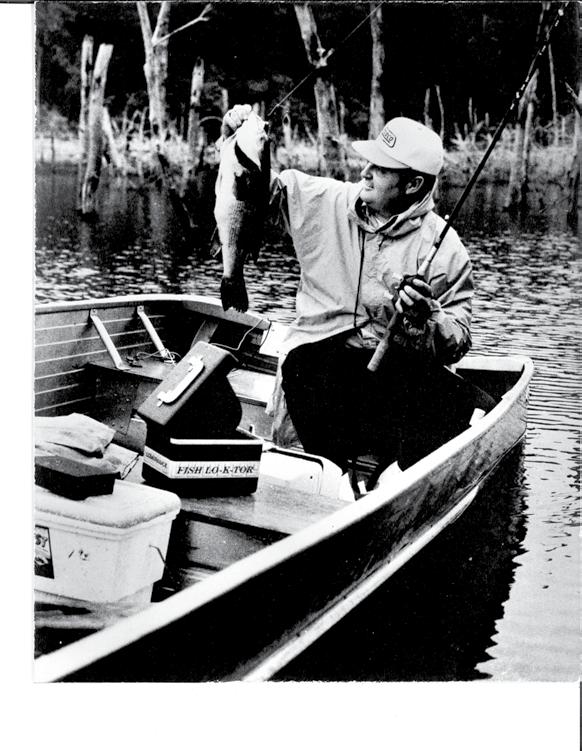 LOWRANCE 60 ÅR ETT ARV SOM FÖTTS PÅ SJÖN Alla minns sin första fångst. Linan dras åt. Spöt böjer sig. Spänningen surrar. Det är ett minne vi kommer att ha kvar för alltid.