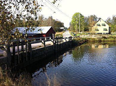 3-86. Skaddeån, Hultakvarn Län: 7 Kronoberg Beskuggning: saknas Kommun: Alvesta Vattennivå: låg Koordinater: 630350/466980 (SWEREF99 TM) Vattenhastighet: lugnt Provtagningsmetodik: SS-EN 3946