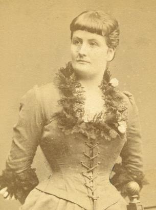 8. Elise Johanna Johansson, född 1859-12-13 i Röhälla, Glömminge, död 1934. Kallades "Ölands ros" Flyttade 1885 till Klara.