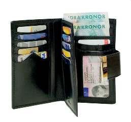 Plånböcker CAB 64441 8x10 cm Färg Brun, svart Jeans mini plånbok med 6 kreditkortsfack, körkortsfack & sedelfack.