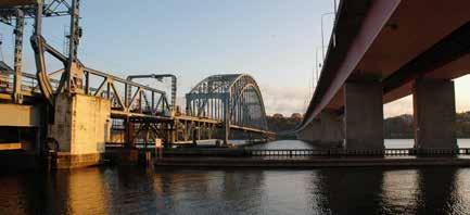 För att trafiken ska kunna fortsätta behöver bron genomgå en omfattande renovering eller ersättas av en helt ny.