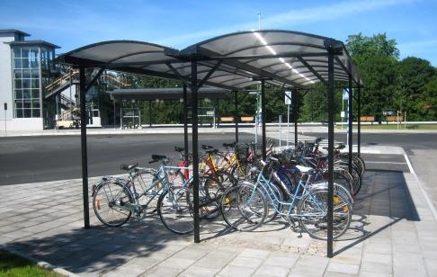 Enkel STOMME TAK GRUNDLÄGGNING TILLBEHÖR Cykelparkering KNM ENKEL, dubbelsidig Aluminiumprofiler. Naturanodisering, lack RAL 9005 svart eller annan valfri kulör.