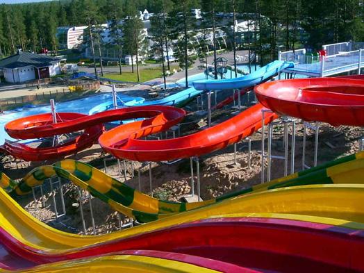 Bussresa till Jukupark 1.8 Vi besöker vattenparken Jukupark i Kalajoki. Vid Jukupark finns vattenrutschbanor, stora bassänger och trivsamma platser för solbad.