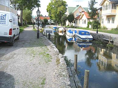 D19. Trosaån Län: 4 Södermanland Beskuggning: 5-50 % Koordinater: 6531867/1600409 Vattennivå: medel Datum: 2009-08-27 Vattenhastighet: lugnt Provtagningsmetodik: SS-EN 13965 Grumlighet: klart