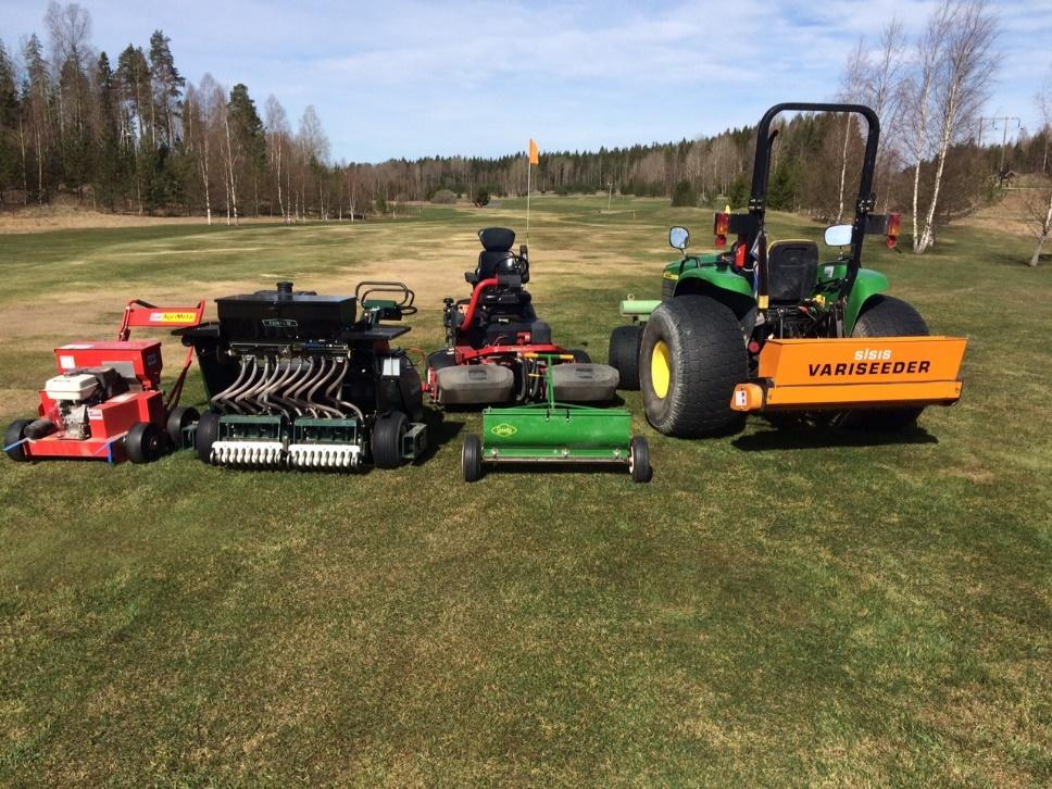Det inrättas två demonstrationsförsök på naturligt dödade greener på golfbanor i Sverige under våren 2015 och 2016. Plats väljs på grund av förekomsten av vinterskadade greener i Mälardalsregionen.