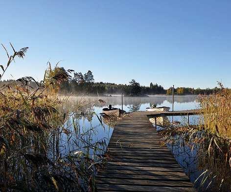 Avrinningsområdet är stort med många sjöar och vattendrag som hyser varierande vattenmiljöer vilket skapar höga naturvärden med stor artrikedom.