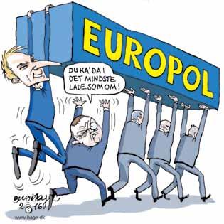114 Arne Hardis Kristian Thuelsen Dahl ville ikke tage ansvar i europol-afstemningen, mente Lars Løkke Rasmussen. Tegning: Jens Hage.