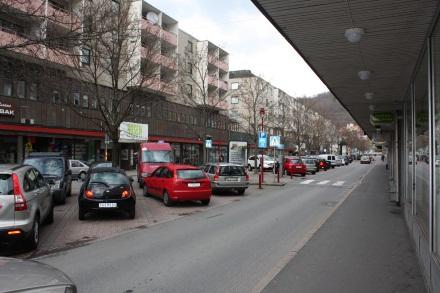 Figur 30, Rosenborgsgatans nuvarande utformning Rosenborgsgatan har omvandlats till en enkelriktad gata, med infart från Jönköpingsvägen.