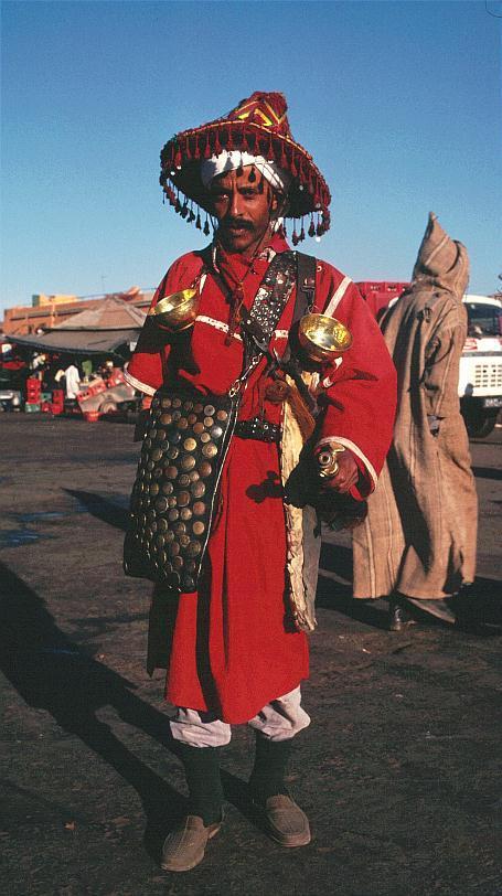 DAG-TILL-DAG PROGRAM Dag 1: Resan startar på eftermiddagen på flygplatsen i Marrakech. Efter att gruppen samlats åker vi till vårt hotell och checkar in.