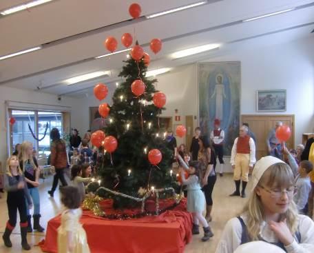 Sid 2 Lekledningar 2013 och 2014 Julmarknad på Spånga torg Varje år, omkring Lucia, hålls det julmarknad på Spånga Torg.