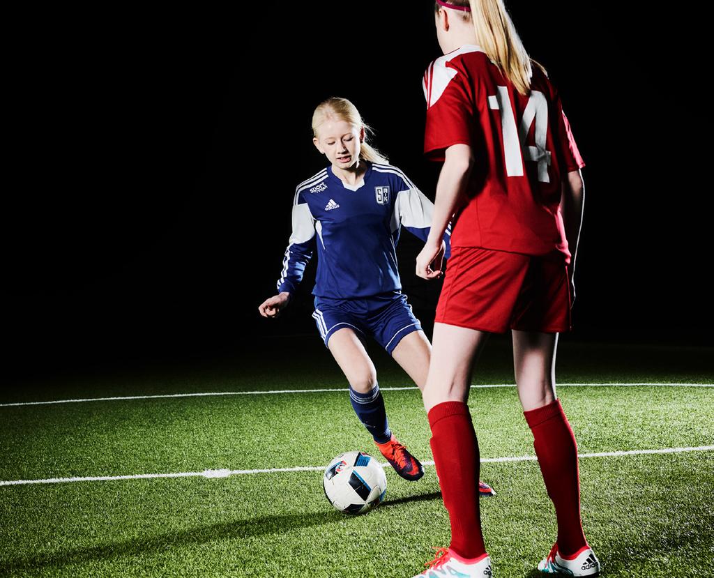 RIKTLINJER Riktlinjer 9-12 år 7-manna När spelarna börjar med 7-mannaspel riktas träningen än mer mot fotbollsspecifik träning.