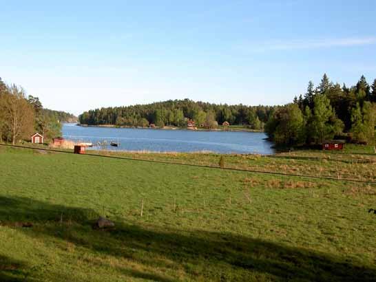 Kilaån är lokal för flera olika hotade sötvattenmusslor och några hotade fiskarter. Vretaån är ett biflöde till Kilaån och har sina källor i Fjällmossen och Lövsjön i Kolmården.