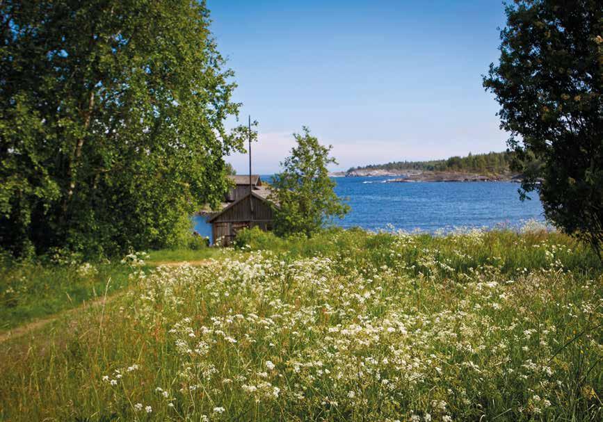 Här finns fortfarande lämningar kvar sedan den tiden, bland annat Skeppshamns kapell, där många par gifter sig idag. Här finns idag också Skepphamns fiskemuseum samt genuina fiskestugor att hyra.