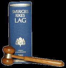Svensk lagstiftning Ingen regel utan undantag Personuppgiftlagen (PuL 1998:204) Skydda den enskildes integritet. Lagen om etikprövning (2003:460) Reglerar hur en studie bedrivs.