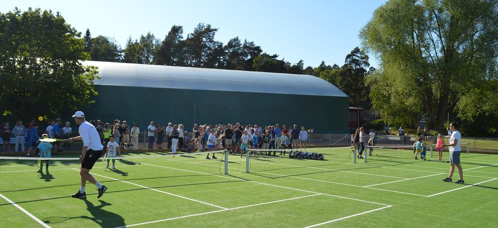 Multibanor Tennis är världens största individuella idrott sett till antalet utövare, geografisk spridning och mediautrymme.