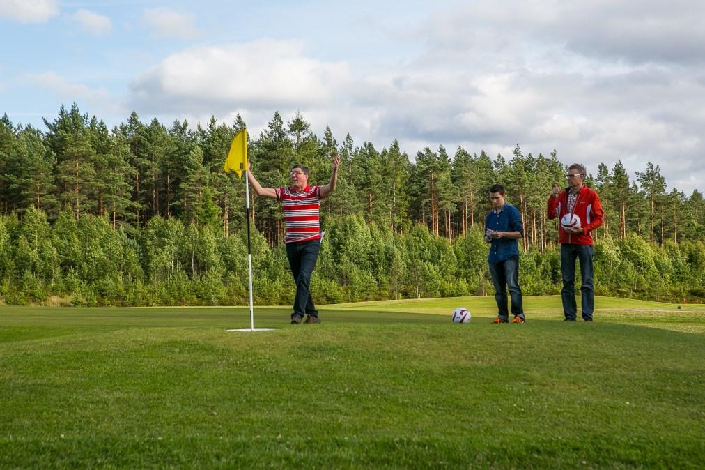 Kansliet informerar Triss i golf!