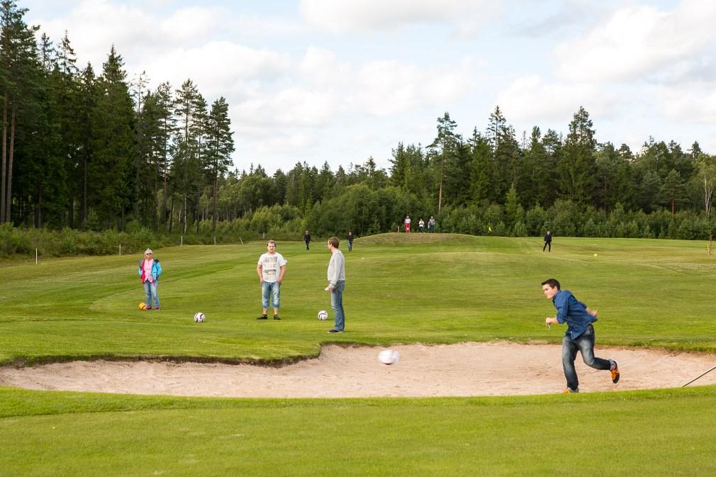 och avsluta med ett varv frisbee.