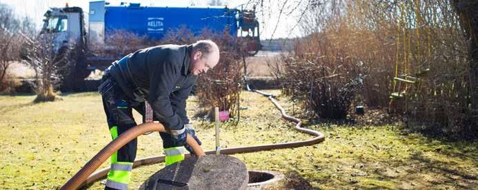 Följ med Michael Franzén en dag på jobbet. MICHAEL HAR JOBBAT MED slamhämtning sedan 2002 och trivs med sitt arbete. Varje dag susar han i väg i sin slambil för att hämta slam runt om i kommunen.