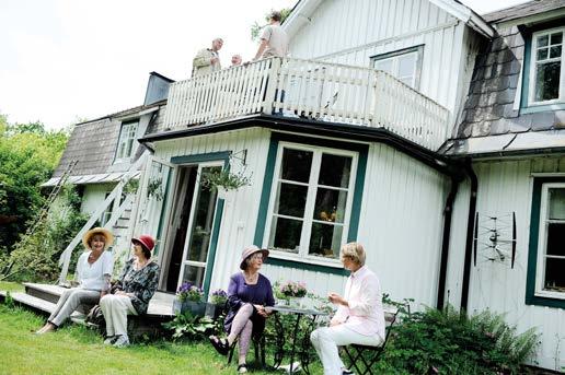 Foto: Precious People Robinsinliv på obebodda öar. Foto: Tobias Delfin 14 Semesterhus Axeltorp Axeltorpsvägen 295 74 Näsum www.trolleljungby.com cf@trolleljungby.