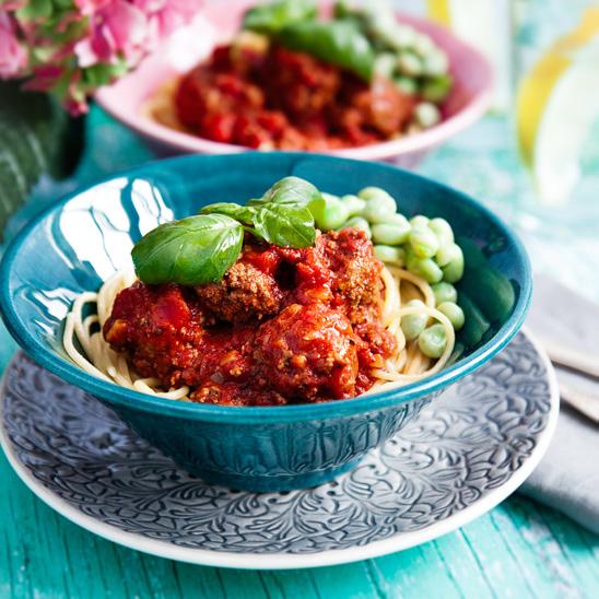 Kommande meny vecka 7 Recept : Köttbullar med färskost och basilika i tomatsås med