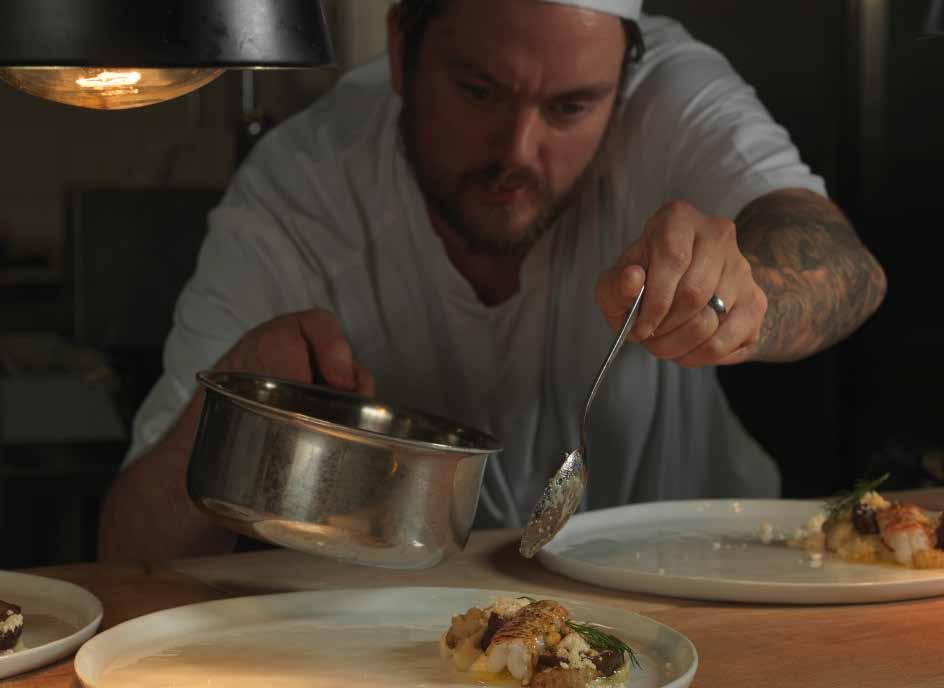 Man kan fokusera på att skapa en meny och en social atmosfär som tilltalar gästerna. Maten på restaurangen kommer att vara västkustinspirerad och uppbyggd på mellanrätter.