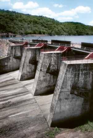 DAMMAR I ZAMBIA SÄKRAS För ungefär 50 år sedan fick Sweco i uppdrag av Zesco, det statliga energibolaget i Zambia, att designa vattenkraftverk och dammar på två platser längst Kafue River.