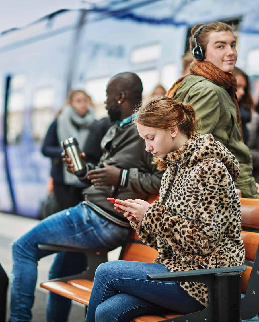 Vår marknad och våra kunder Vår marknad och våra kunder Vår marknadsandel Med våra kunder avser vi personer som reser någon gång per månad eller oftare med kollektivtrafik.