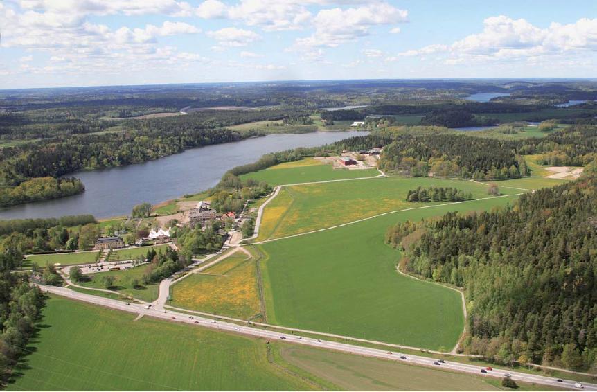 Föreningen Föreningen, som är medlem i Svenska Ridsportförbundet, grundades 1967 och driver verksamhet på Skrävsta gård i Botkyrka kommun. Vi är bl.a. certifierade enligt Botkyrka kommuns program Utmärkt förening.