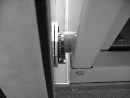 230V voltage and protection class IP 54. Self-closing by way of springs; minimises the risk of frozen batteries in a power failure. 3.