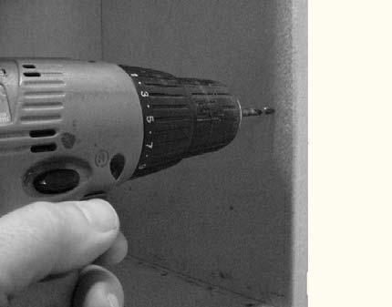Fitting the AWY outside wall louvre. 1. The outside wall louvre is suitable for wall thicknesses between 240 mm and 400mm. For thinner walls, cut the wall bushings with an angle grinder.