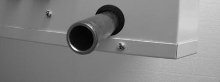 Hold the connections on the pipes or valves firm when retightening so that the torque is not transferred to the heater's inlet and outlet pipes. 6.