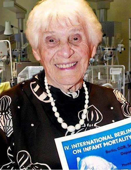 Avslutning 77 år senare, i maj 2015, försvarade Ingeborg Rapoport sin