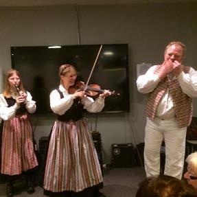 Det hölls tal och överlämnades penninggåvor för att hedra klubben. Toastmaster var Els-Mari Schildt. Gunilla Magnusson hade sytt rosor och med dem dekorerat tändsticksaskar, som låg vid varje kuvert.