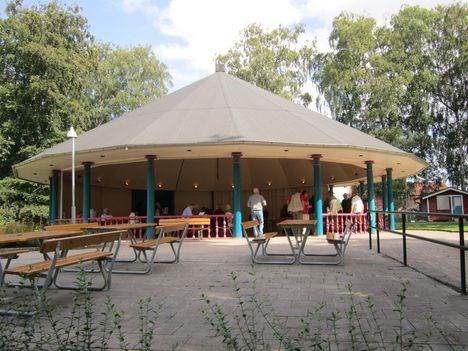 Söndagsdans Rotundan i Trollsjön Orkester: Pingeltones. Söndag 14 maj Tid: kl. 13.00 16.