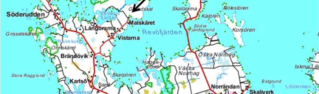 I utredningen från 1995 korsade väglinjerna Uddström men vid det smalaste stället. I utredningen från 2008 drogs väglinjerna längre söderut varigenom Natura 2000 området undveks.