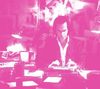 CAVE, ARTHUR CAVE, EARL CAVE, BLIXA BARGELD A Ď. Film o tom, ako charizmatický Nick Cave, austrálsky spevák, textár, básnik a herec, strávil svoj 20-tisíci deň na Zemi.