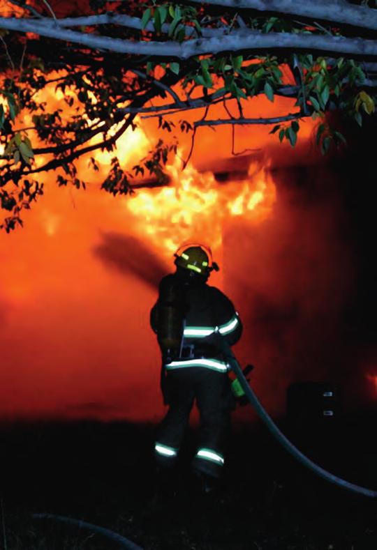 BRANDSKYDDSAPPARATER LX28 Brandskyddsapparater Under 2011 dog mer än 100 människor i bränder i Sverige. Övervaka din bostad mot brand- och vattenskador!