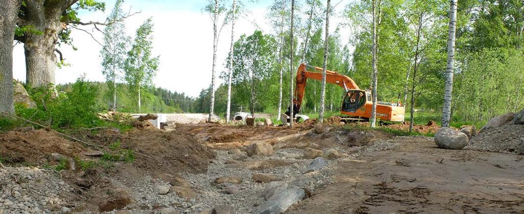 Ekologiska och ekonomiska strategier Foto: Peter Johansson Holistiskt arbetssätt med avrinningsområdesperspektiv Planerade miljöåtgärder i reglerade vatten bör planeras i ett